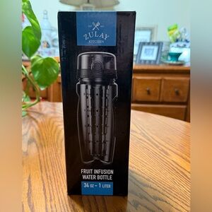 Zulay Kitchen Clear and Black Fruit Infuser Water Bottle New